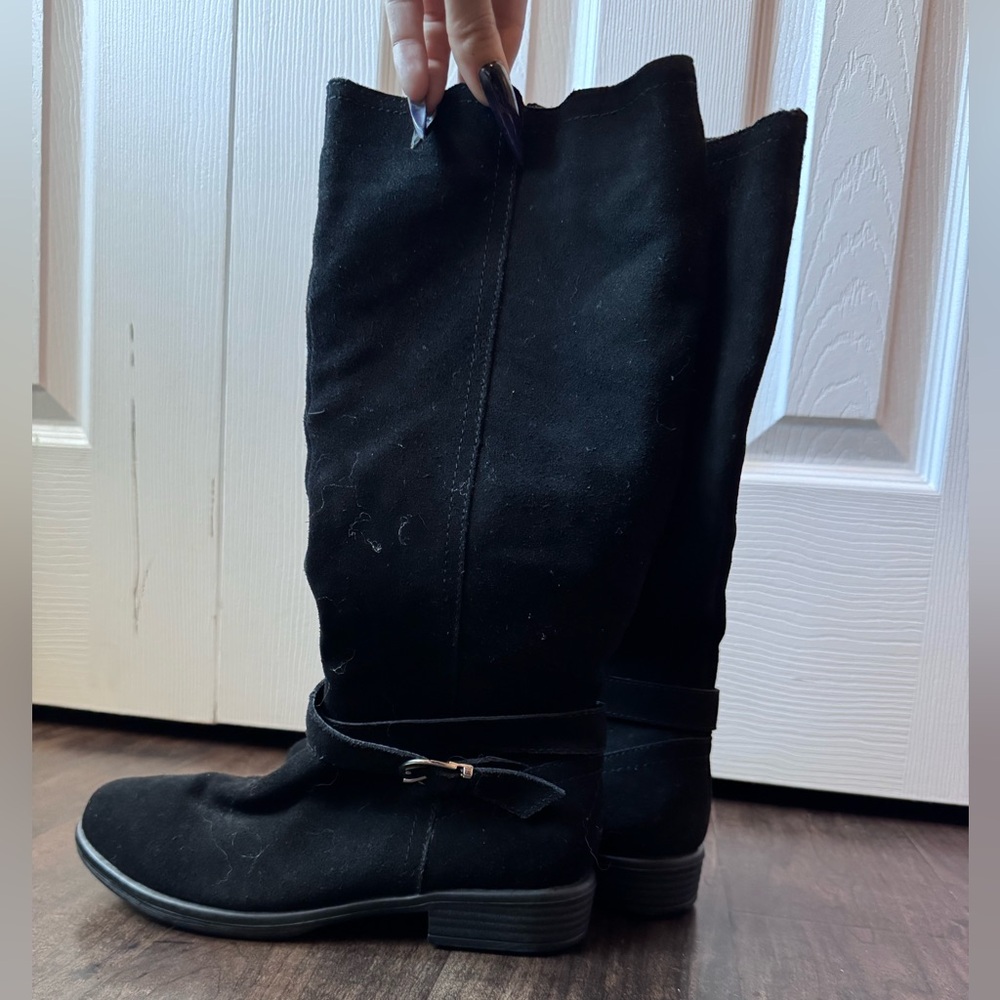 Target Black Leather Boots Sleek and Versatile